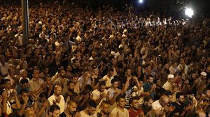 الفلسطينيون يواصلون اعتصامهم مقابل المسجد الأقصى - جيتي