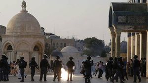 سلطات الاحتلال قمعت المقدسيين خلال اعتصامات رافضة لإجراءاتها في الأقصى- ناشطون