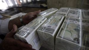 المصرف المركزي السوري ما زال يلتزم الصمت أمام حالة التدهور التي تشهدها العملة المحلية- ا ف ب