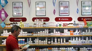 45 في المئة من البريطانيين يتناولون الفيتامينات بصورة يومية ويدعمون تجارة تجني نحو 430 مليون جنيه سنوياً- جيتي 