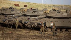جيش الاحتلال الإسرائيلي قال إنه نشر الدبابات والمدفعية على الحدود مع سوريا كـ"إجراء احترازي"- جيتي