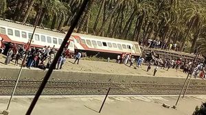 29 مصابًا على الأقل سقطوا في حادث خروج 3 عربات من القطار- فيسبوك