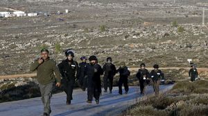 يأخذ التنسيق الأمني عدة أشكال أبرزها تسيير دوريات مشتركة من الشرطة الفلسطينية والجيش الإسرائيلي- جيتي