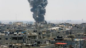 شهد قطاع غزة تصعيدا ميدانيا خلال الأيام الماضية، جراء تواصل القصف الإسرائيلي- جيتي
