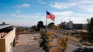 أعلن مسؤول أمريكي، السبت، أن قرار الولايات المتحدة خفض تمثيلها لدى الفلسطينيين سيدخل حيز التنفيذ غدا الاثنين- جيتي