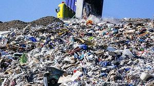 المغرب يستورد 13 نوعا من النفايات من الخارج- فيسبوك