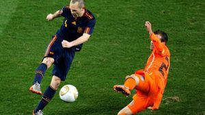 بينها هدف اللاعب الإسباني أندريس إنييستا ضد المنتخب الهولندي- فيسبوك
