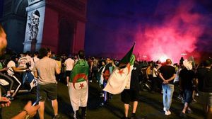 شهدت باريس احتفالات صاخبة للمشجعين الجزائريين عقب تأهل منتخب بلادهم للنهائي- فيسبوك