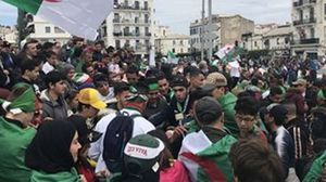 معضلة الانتقال الديمقراطي في الجزائر وجدل "المرحلة الانتقالية" (الأناضول)