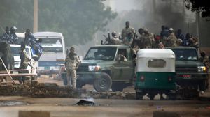 استمرار الاحتجاجات الشعبية في السودان المطالبة بتسليم الحكم إلى المدنيين (الأورومتوسطي)