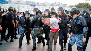 انتقدت منظمة العفو الدولية استخدام القوة المفرطة من جانب الشرطة الروسية ضد المتظاهرين السلميين- جيتي