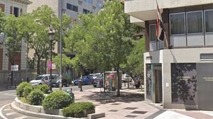 القنصل اعتدى على زوجته وابنته في أحد المراكز التجارية في مدريد- صحيفة الدياريو