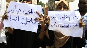 قائد كبير بالجيش السوداني: قوة أمنية كانت تحرس بنكا في الأبيض هي المسؤولة عن قتل الطلاب المحتجين- جيتي 