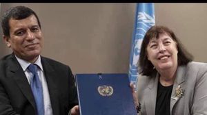 وقع خطة العمل وكيل الأمين العام للأمم المتحدة فرجينيا غامبا وقائد "قسد" مظلوم عبدي- فيسبوك