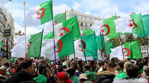 الجزائر.. إسقاط بوتفليقة وإلغاء العهدة الخامسة بداية طريق ديمقراطي جديد  (أنترنت)
