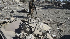قال مسؤول في الجيش الأفغاني إن "الغارات الجوية استهدفت إقليم بلخ شمال أفغانستان"- جيتي
