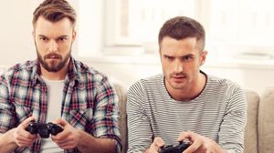 محبو ألعاب الفيديو يشكون يوميا بشكل كبير من وجع الظهر مقارنة بأولئك الذين يشاهدون التلفاز