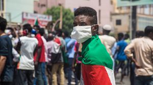 اشتعلت خلافات داخلية بين تجمع المهنيين السودانيين بالتزامن مع احتجاجات "مليونية 30 يونيو"- الأناضول