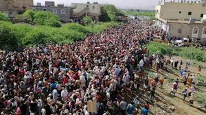 الآلاف خرجوا في أبين ليعبروا عن دعمهم للشرعية في اليمن ورفضهم للانتقالي- تويتر
