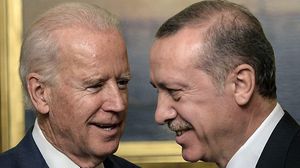 الصحيفة أشارت إلى أن الولايات المتحدة، ترغب في أن ترى تركيا إلى جانبها في كفاحها ضد الصين وروسيا- جيتي