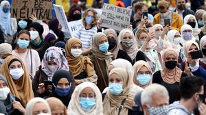 أفاد المحتجّون في بيان لهم بأن النساء المسلمات في بلجيكا يتعرضن للتمييز بسبب معتقداتهن الدينية- الأناضول