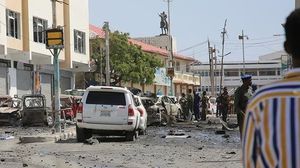 يقع المقهى الذي تعرض للتفجير الانتحاري على بعد أمتار من مقر جهاز الاستخبارات الصومالية- أرشيفية