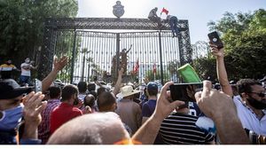 احتجاجات أمام البرلمان التونسي بعد انقلاب سعيد- جيتي