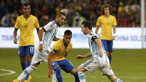 يتواجه المنتخبان البرازيلي والأرجنتيني السبت المقبل - أ ف ب