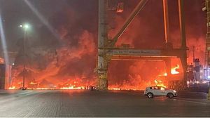 جانب من الحريق الذي نشب عقب الانفجار في الميناء- تويتر