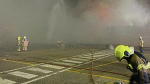 اندلع حريق كبير في سفينة إماراتية بعد انفجار حاوية على متنها- تويتر