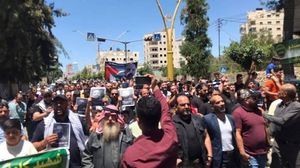 المظاهرات في الخليل ورام الله طالبت مرارا برحيل عباس والحكومة بعد مقتل بنات- تويتر