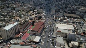 مشهد للشارع الرئيسي في مدينة سخنين الفلسطينية
