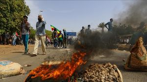 تداول نشطاء سودانيون مقاطع فيديو لخروج المحتجين في مدن عدة- الأناضول
