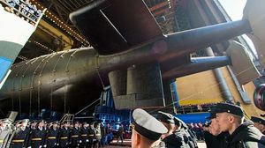 الغواصة تسير بالطاقة النووية- البحرية الروسية