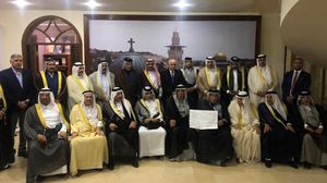 وقع شيوخ من عشرين عشيرة عراقية وثيقة العهد- موقع سفارة فلسطين