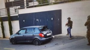ذكرت صفحات فلسطينية أن سيارات إسعاف إسرائيلية حضرت إلى المكان بشكل فوري ونقلت الجثامين الثلاثة إلى جهة غير معلومة- تويتر