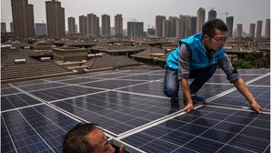 نشر الطاقة الشمسية على الأسطح على نطاق واسع يحسن مرونة شبكات الصين في أي صراع قادم- جيتي