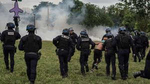 لا زالت المُدن الفرنسية تشهد مظاهرات، فيما ستنشر السلطات 45 ألف شرطي ودركي في جميع ربوع البلاد، انطلاقا من اليوم الخميس إلى يوم غد الجمعة- جيتي