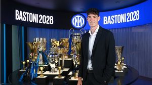 توج باستوني (24 عاماً) بلقب الدوري الإيطالي مع إنتر في موسم 2020-2021- إنتر / تويتر