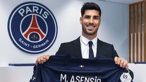 وقع اللاعب أسينسيو (27 عاما) على عقد يمتد إلى حزيران / يونيو 2026- سان جيرمان / تويتر
