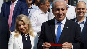 قال نتنياهو إن زوجته تعمل على مدار الساعة مع عائلات القتلى والأسرى الإسرائيليين - جيتي