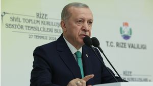 لوح أردوغان بإمكانية التدخل عسكريا في "إسرائيل" خلال كلمة له في ولاية ريزه التركية- الأناضول