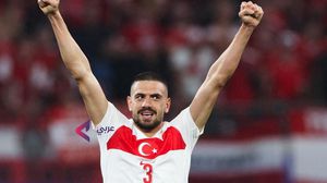 سجّل ديميرال ثنائية منحت تركيا الفوز بهدفين لواحد لتتأهل لمواجهة هولندا في ربع النهائي- sky / إكس
