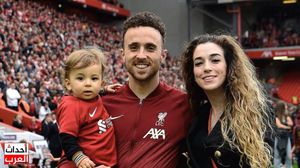 سيارة اللاعب البرتغالي انحرفت عن الطريق بعد انفجار إطارها- أ ف ب