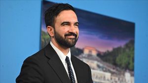 أثار فوز الشاب "زهران ممداني" جدلا واسعا داخل المجتمع الأمريكي والأكيد أنه لاقى اهتماما خارجه، فنيويورك تعتبر من أهم المدن المؤثرة في العالم.. الأناضول