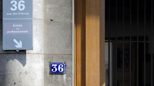 مدخل مقر التحقيقات الجنائية في باريس - أ ف ب