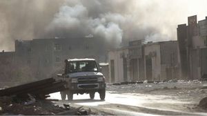 آثار قصف الطائرات لمواقع قوات "فجر ليبيا" في طرابلس الليبية - (وكالات محلية)