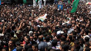 عشرات الآلاف شاركوا في تشييع قادة القسام برفح - الأناضول