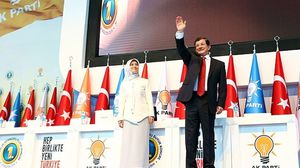 داود أوغلو بعد انتخابه رئيسا للحزب الحاكم في تركيا - الأناضول
