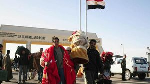 عدد من العمال المصريين العالقين على الحدود الليبية البرية 
